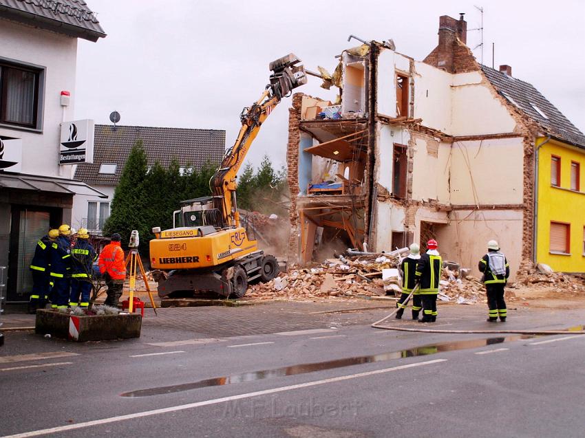 Hausexplosion Bruehl bei Koeln Pingsdorferstr P533.JPG